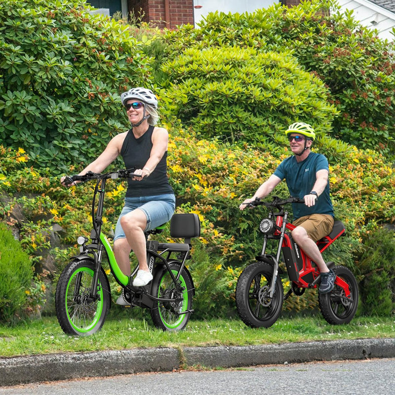 Load image into Gallery viewer, A middle-aged couple travels on Hidoes electric bicycles.
